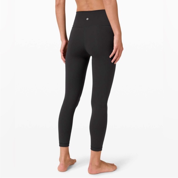 Black Lululemon Wunder Under Luxtreme Leggings - Size 4 - Picture 1 of 9